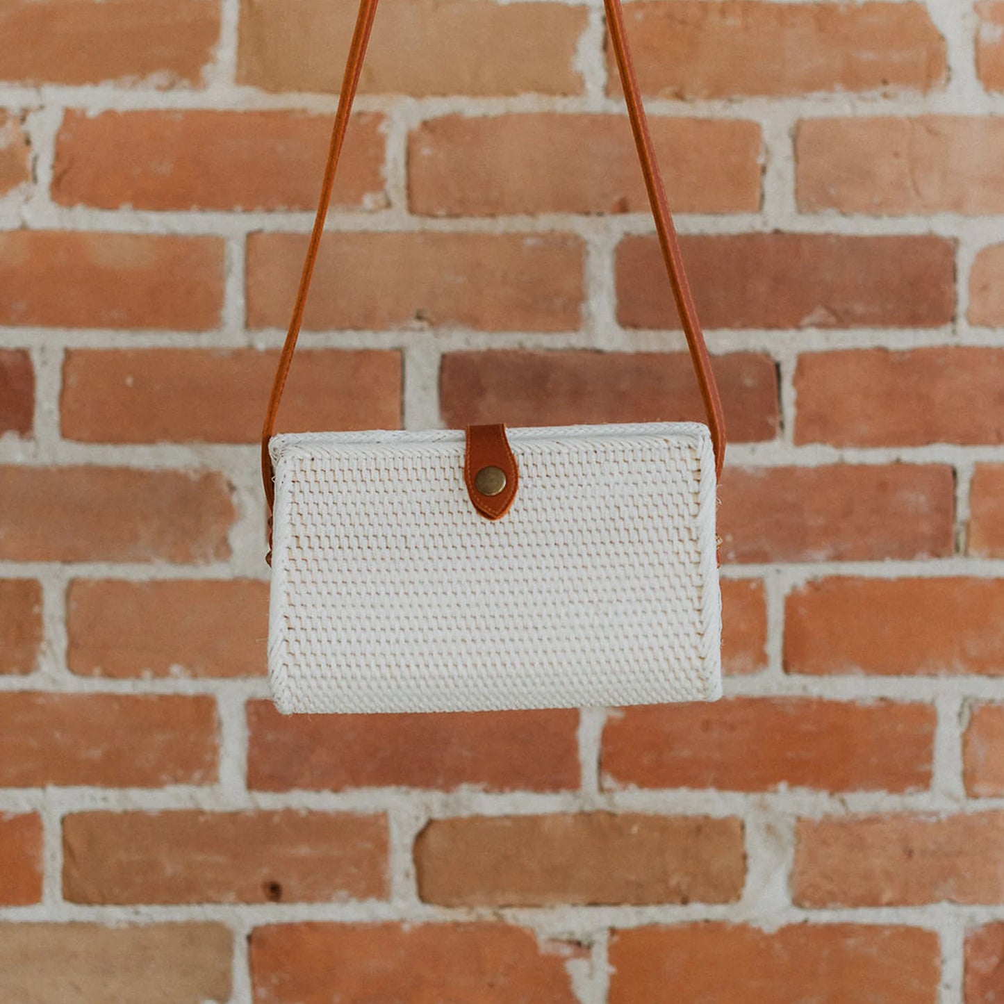 Bali Bag - Crossbody Top Clasp - White