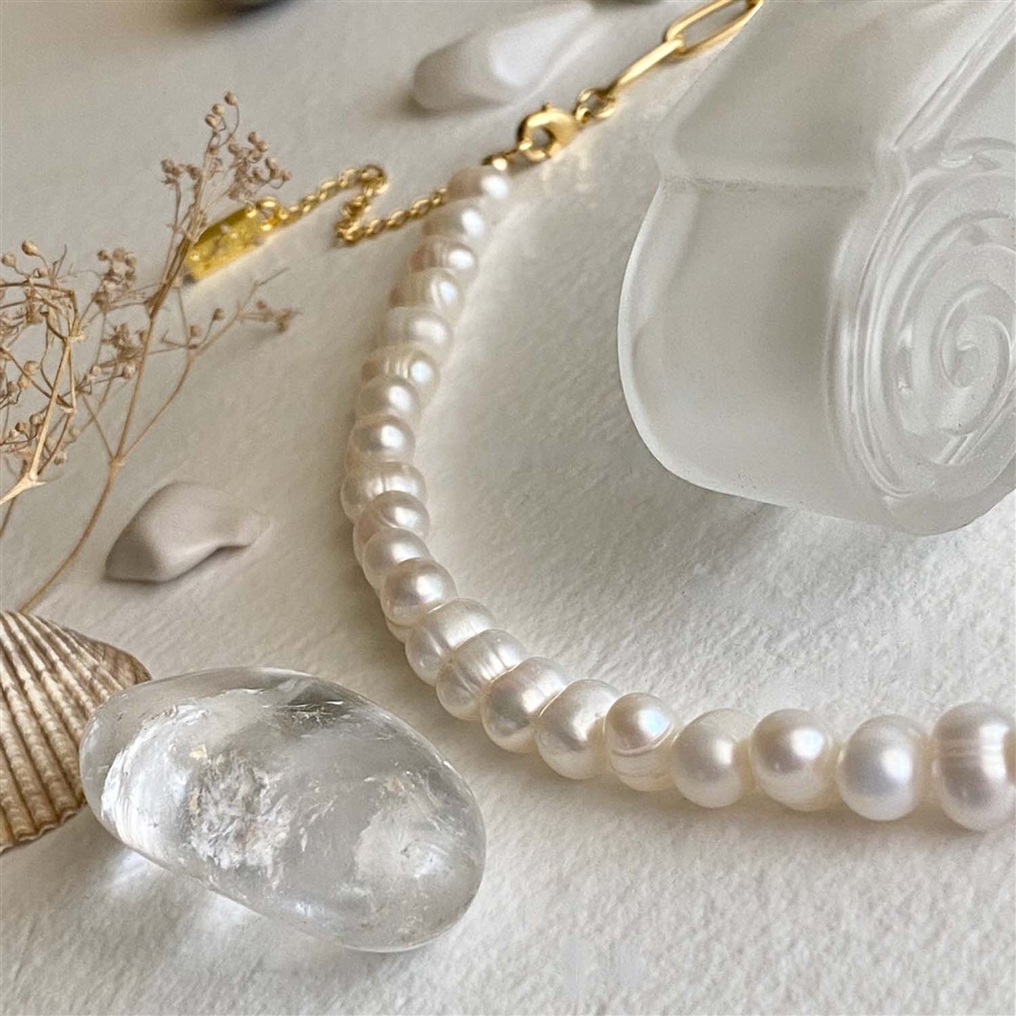 Champs Élysées Freshwater Pearl and Gold Paperclip Chain Necklace