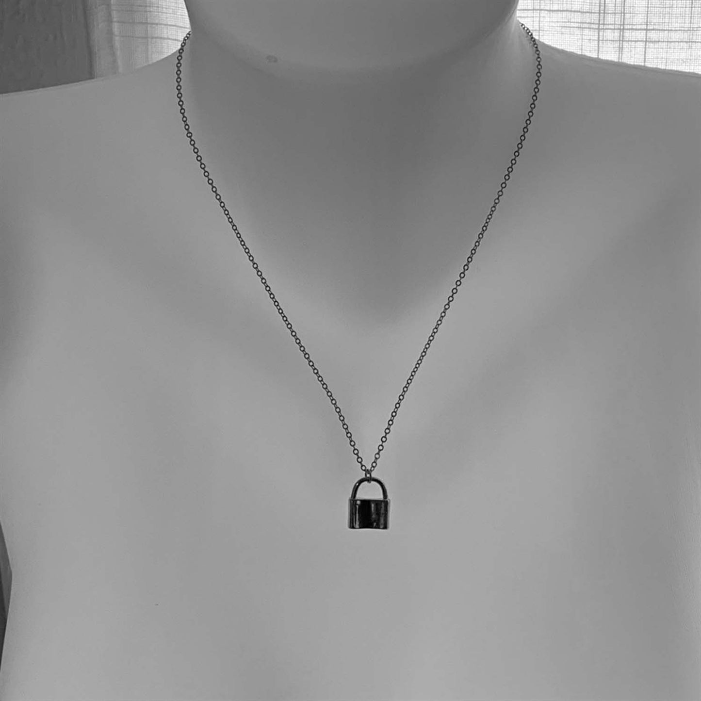 Cupid de Locke Padlock Charm Necklace in Gold