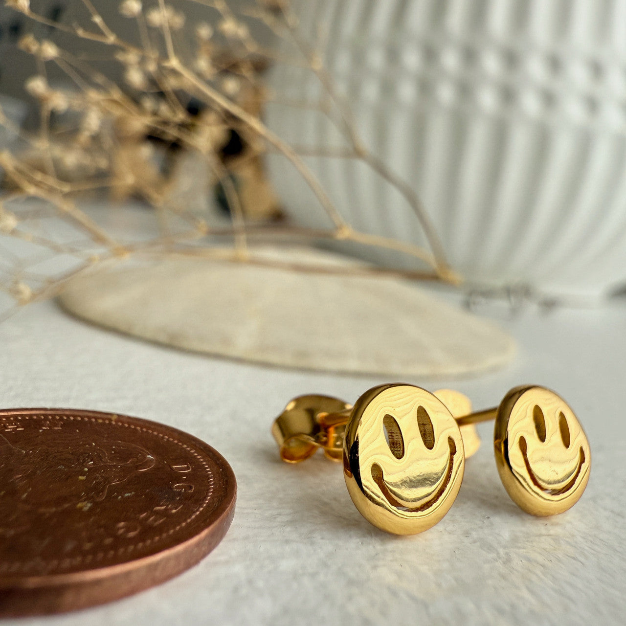 Don't Worry, Be Happy - Happy Face Stud Earrings - Gold