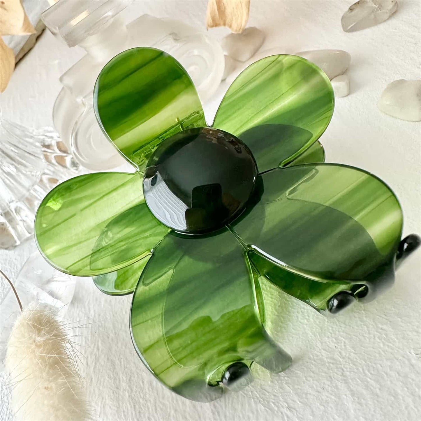 Flower Power Acrylic Hair Claw - Green