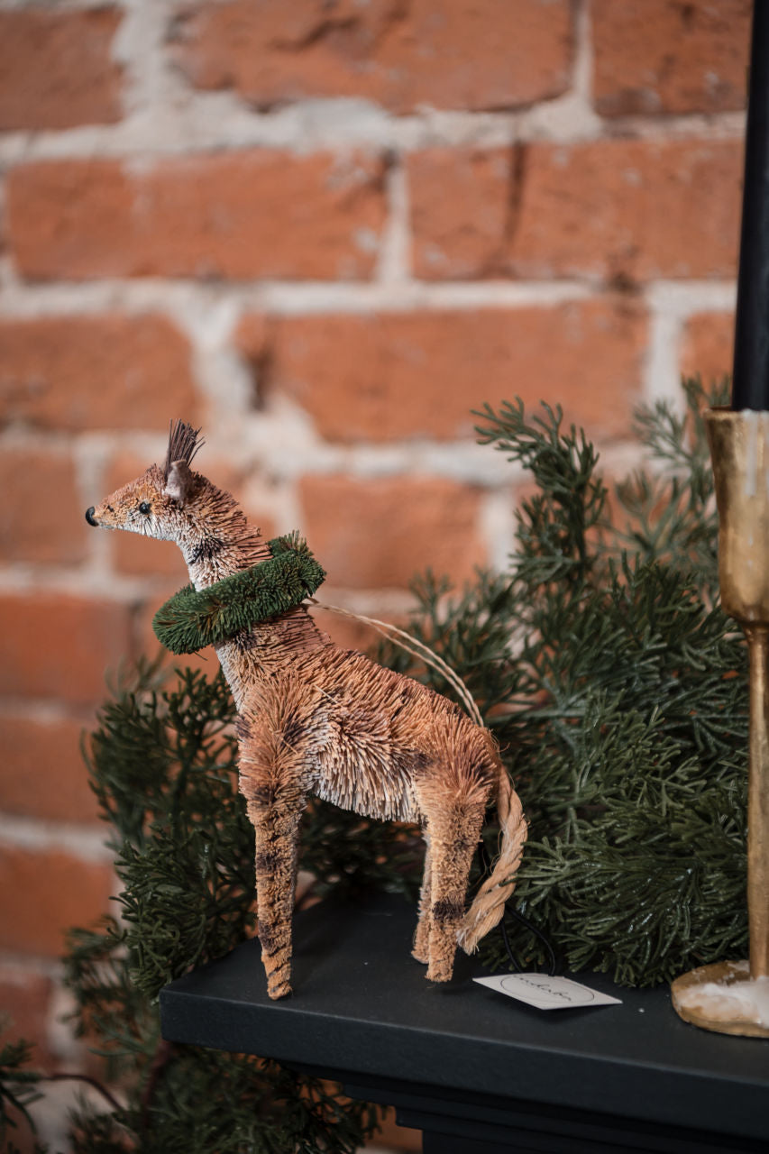 Giraffe with Wreath Ornament