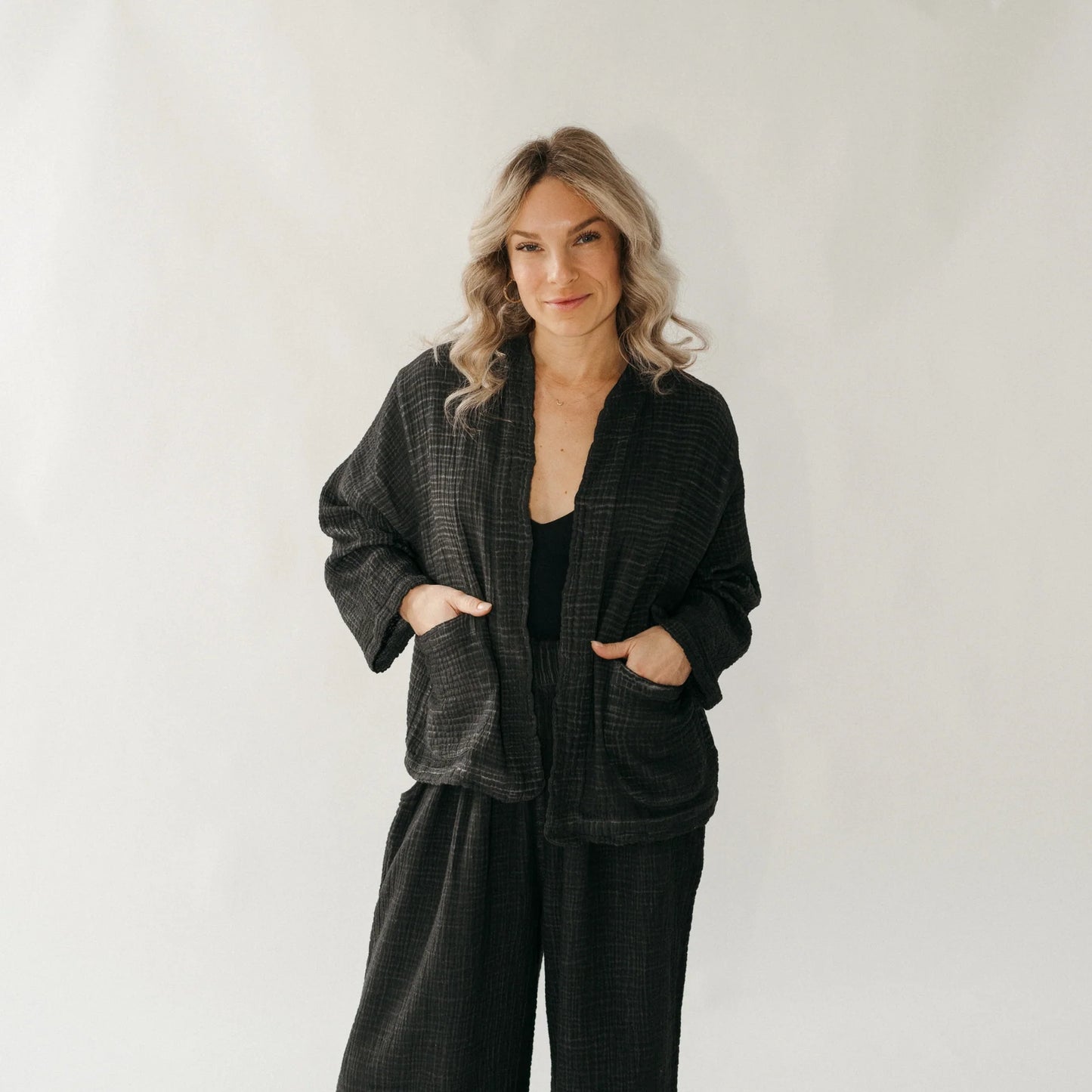 Crinkle Short Jacket - One-Sized - Black