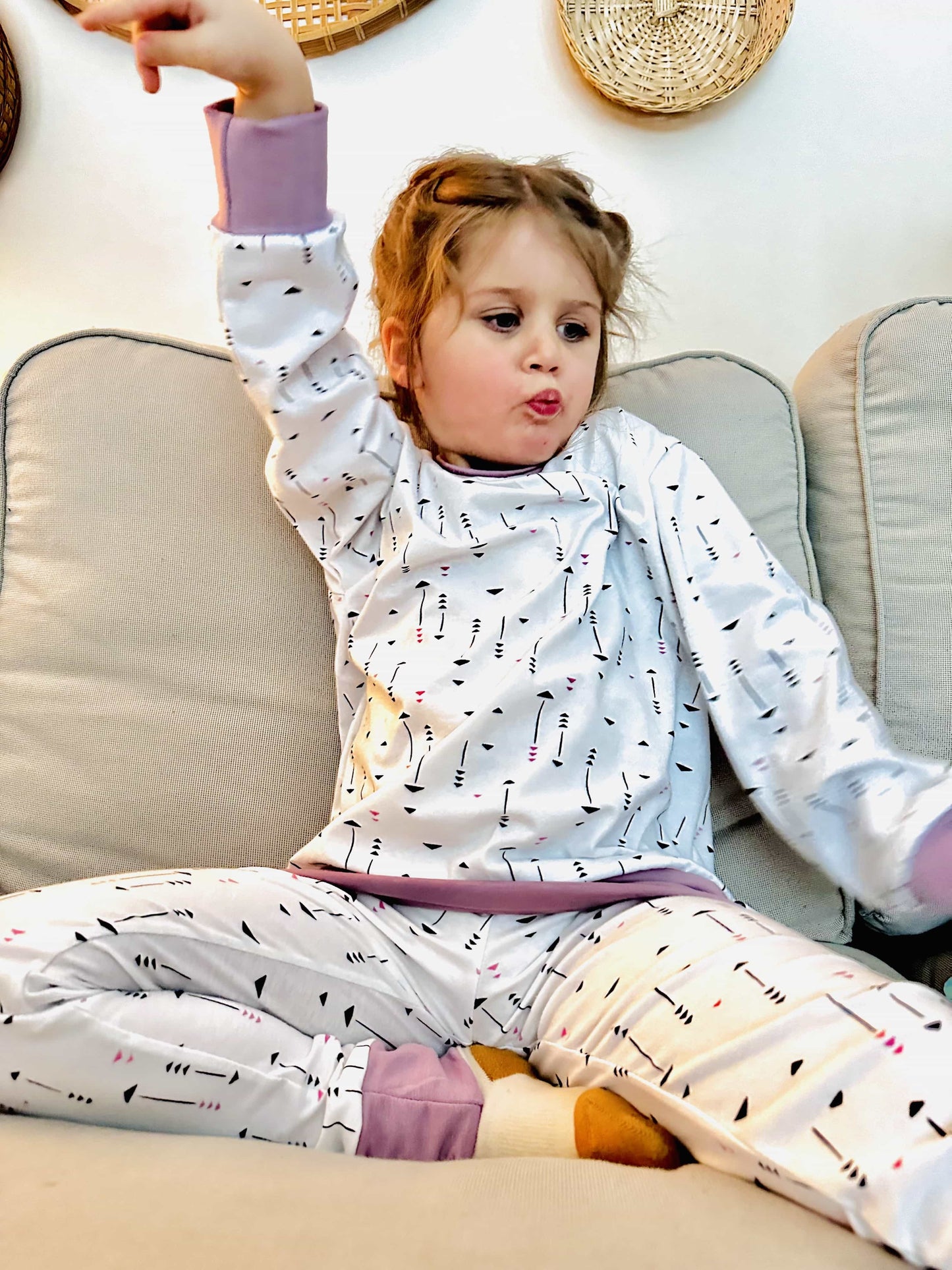 Kids Crewneck and Baggy Pants - Lilac with Arrows