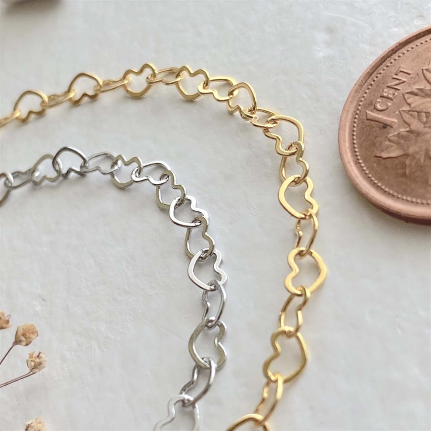 Love Bites Tiny Heart Chain Anklet in Gold