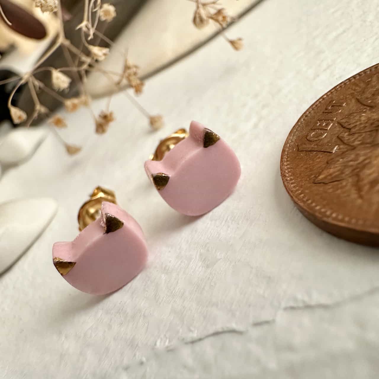 Mew Porcelain Cat Face Stud Earrings in Pink