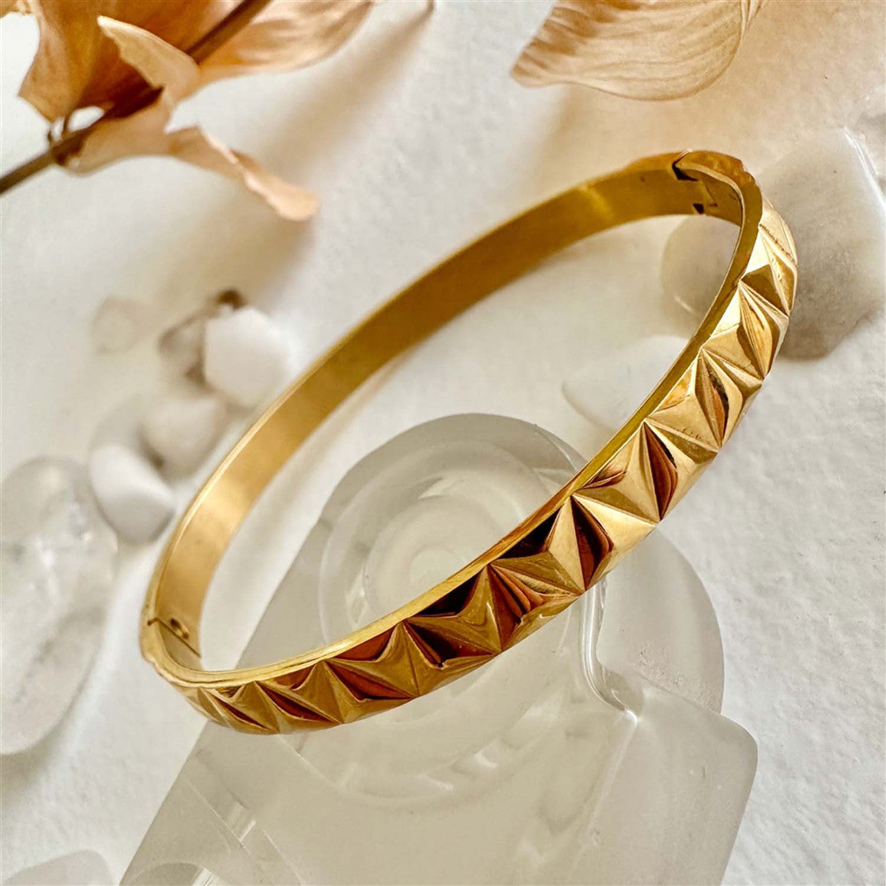 Sid Diamond Pattern Bangle - Gold