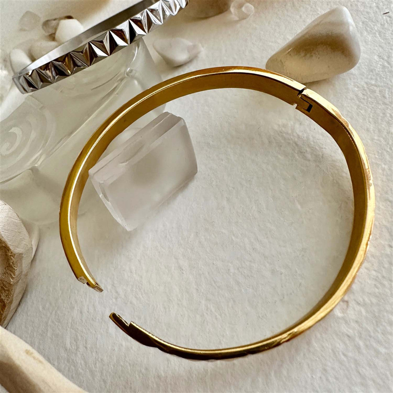 Sid Diamond Pattern Bangle - Gold