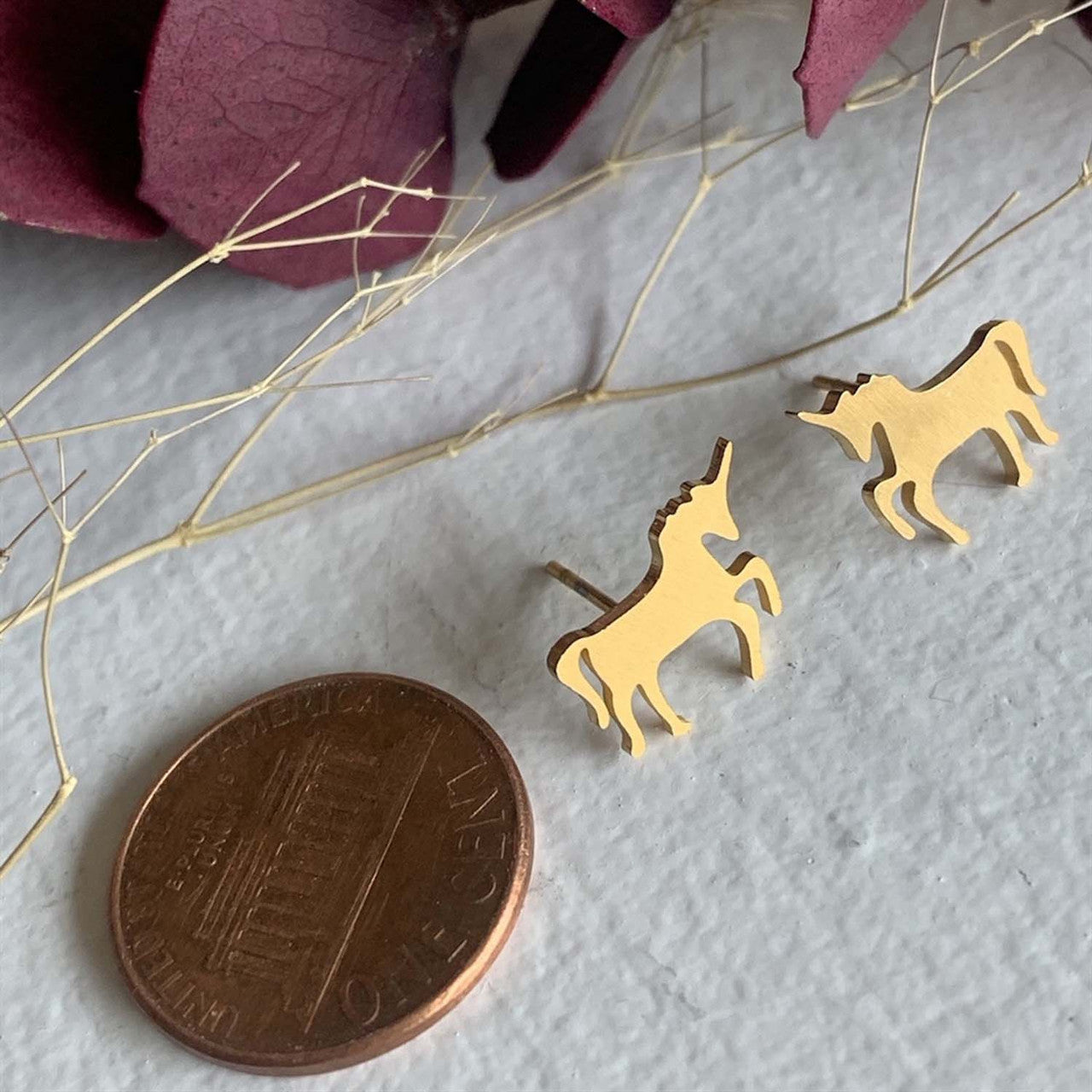 Tesias Unicorn Silhouette Stud Earrings - Gold