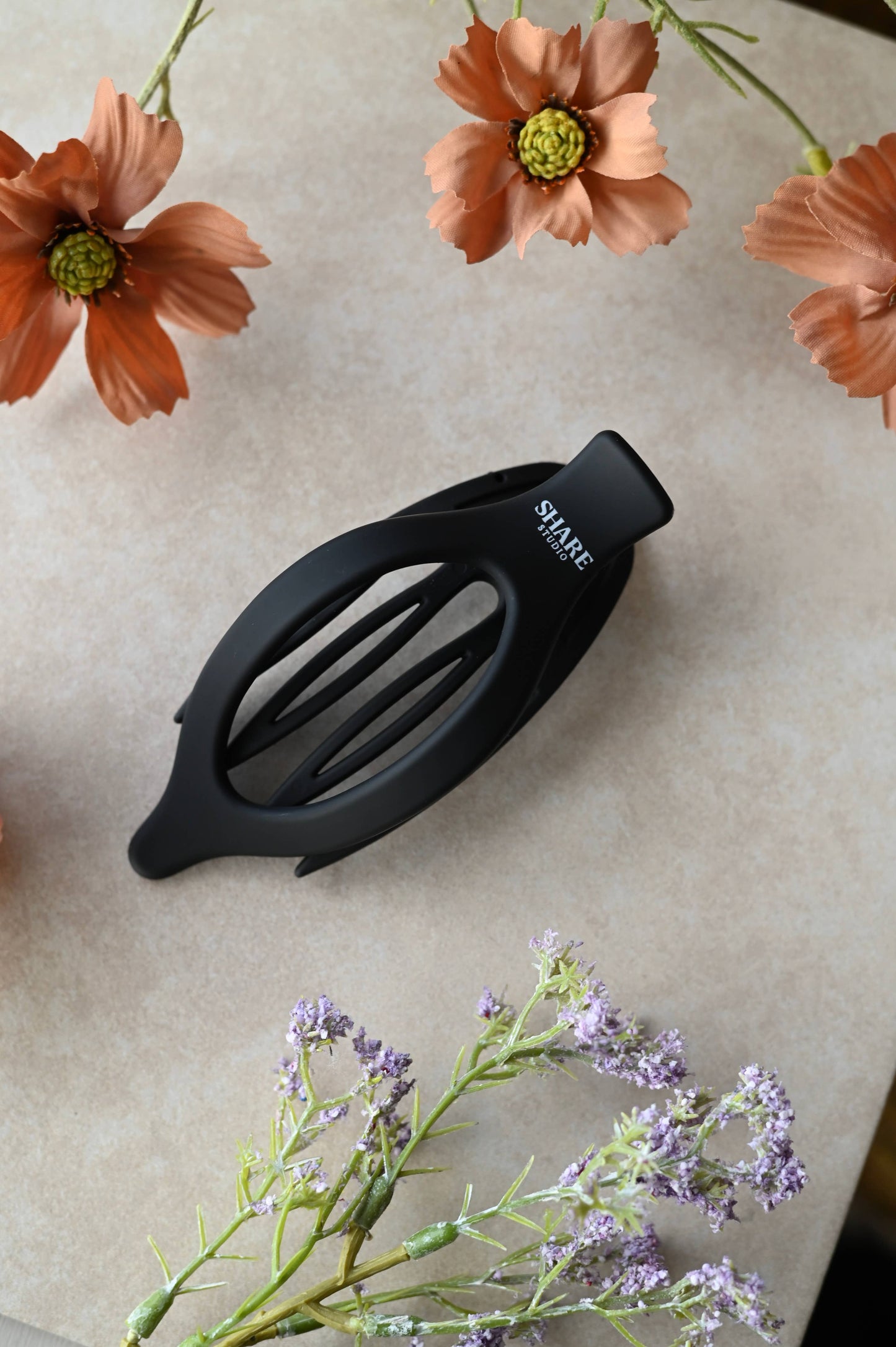 Black Matte Wide Lay Flat Clip