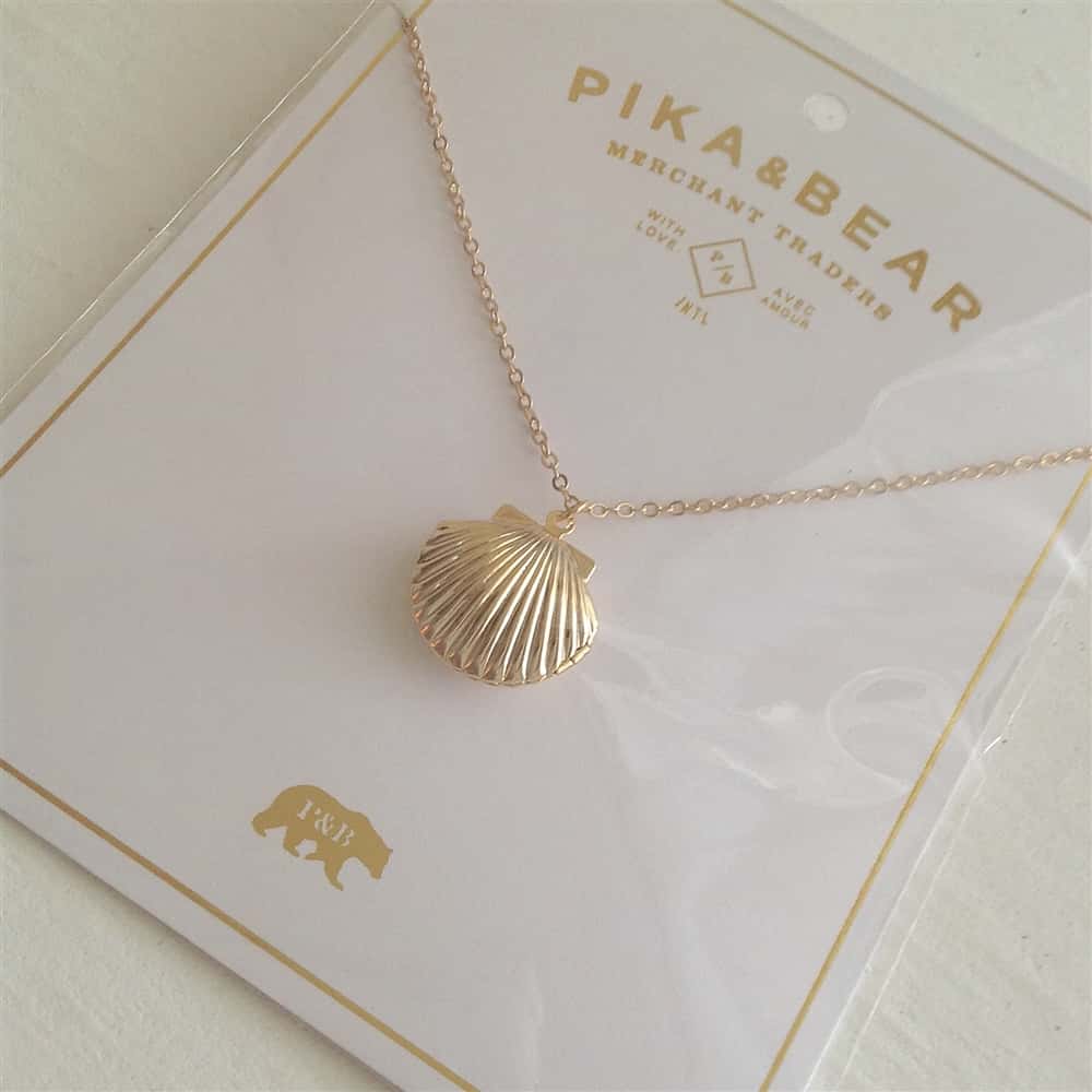 Amatheia Sea Shell Locket In Gold