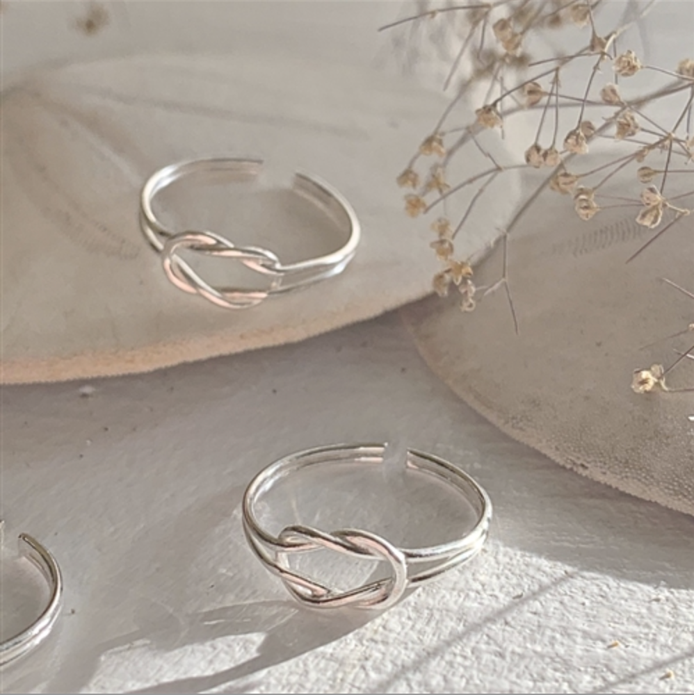 Knotty Sterling Silver Knot Toe Ring