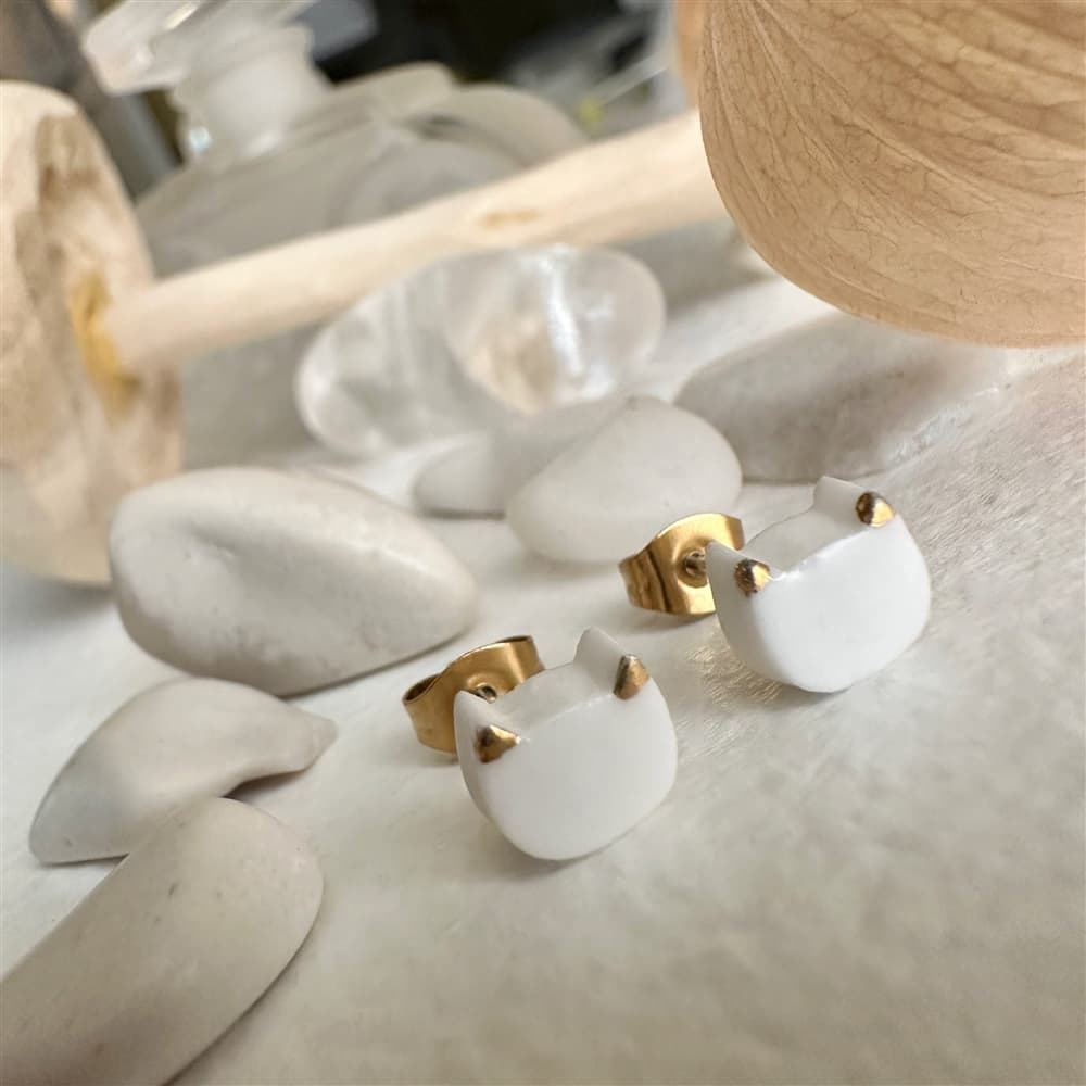 Mew Porcelain Cat Face Stud Earrings in White