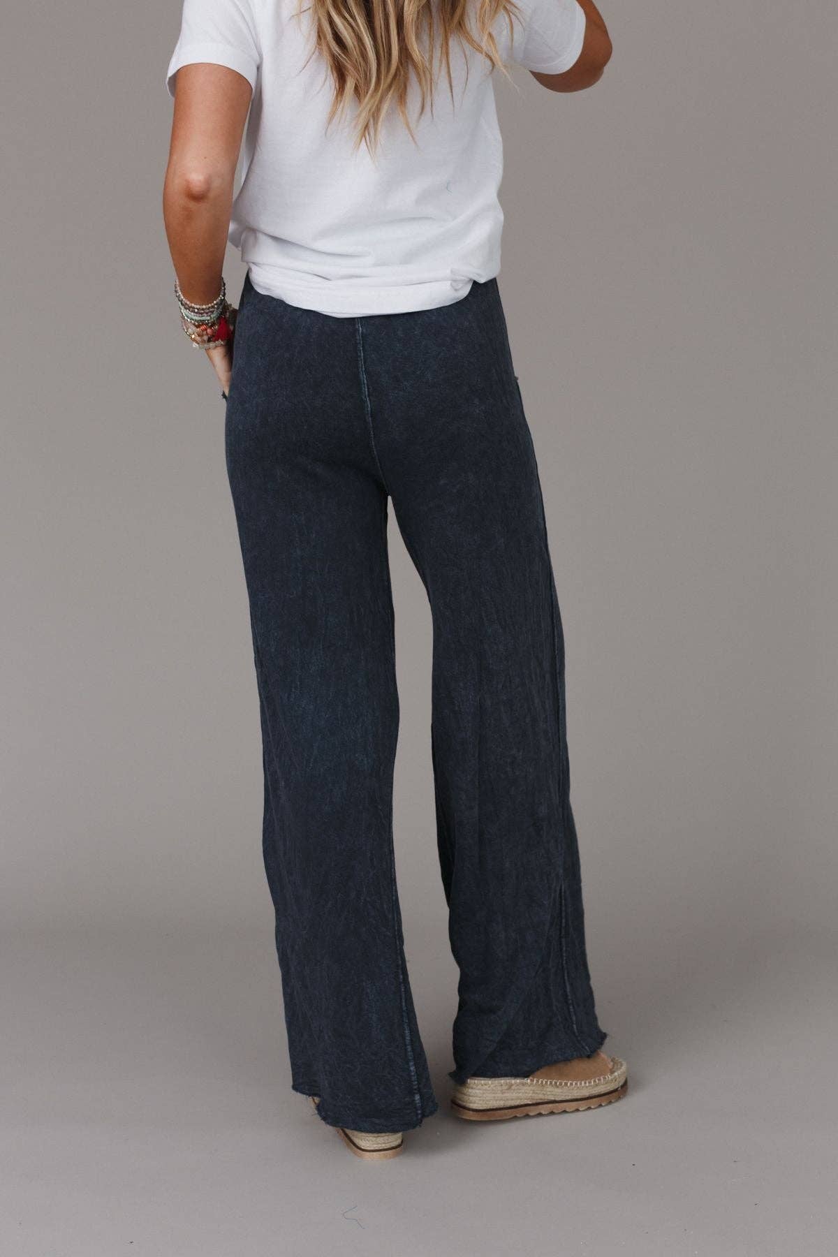 Fall Favorite: Relaxing Robin Wide Leg Pant - New Navy