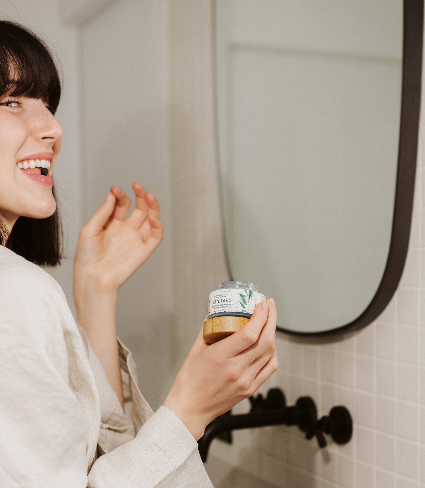 Mint Charcoal Toothpaste Tablets - Reusable jar - 124 tabs