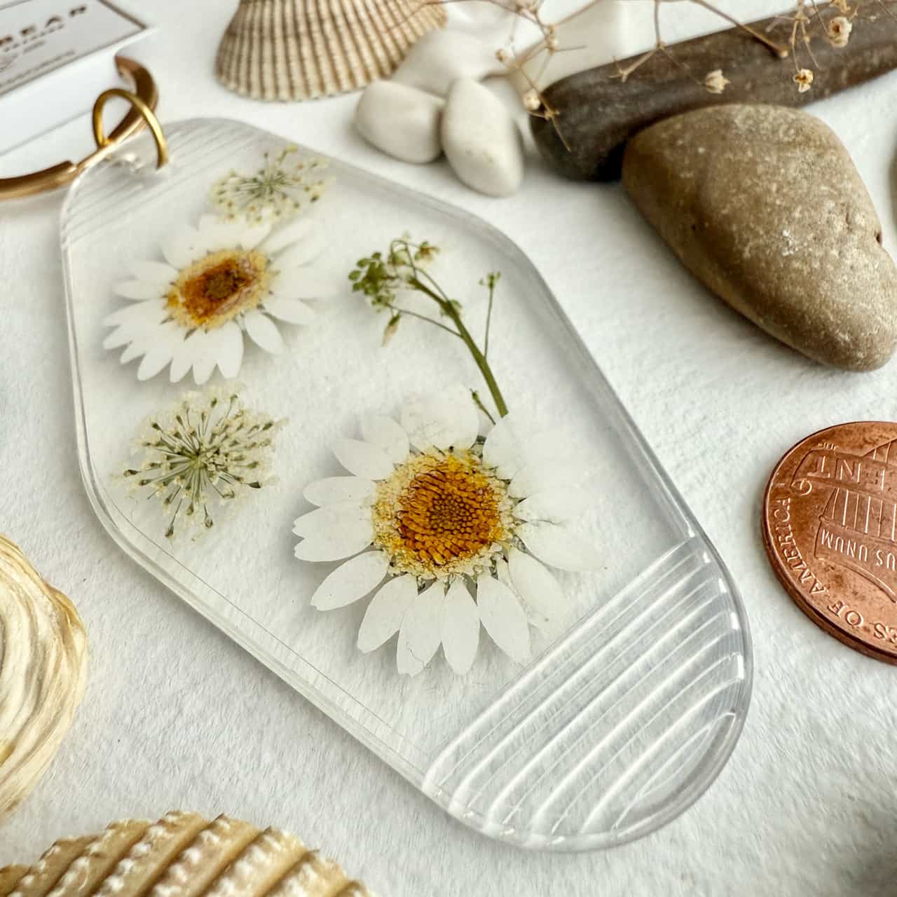 Ashbury Pressed Flowers Keychain - White