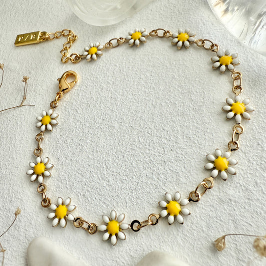 Daisy Jane Flower Chain Bracelet in Enamel & Gold