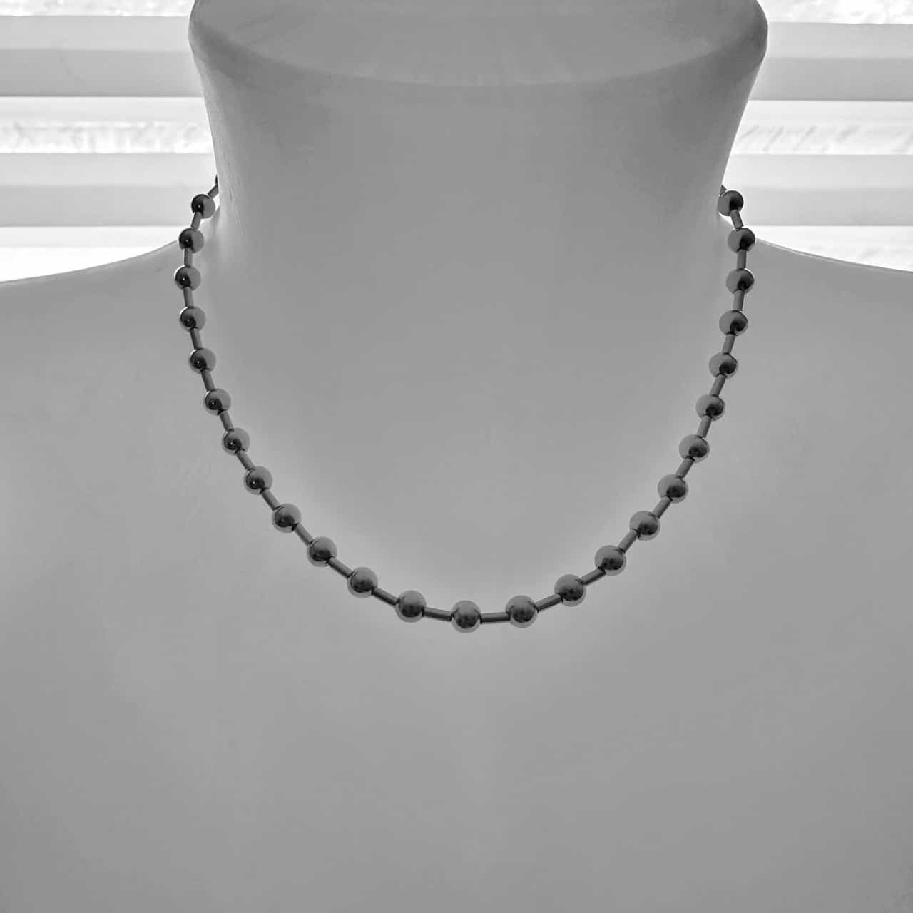 Karte Bead and Bar Chain Choker Necklace in Gold