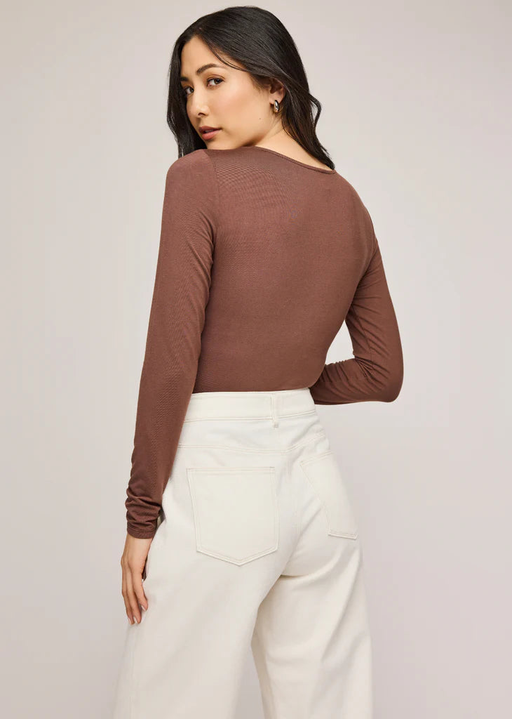 Linette V-neck - Brunette