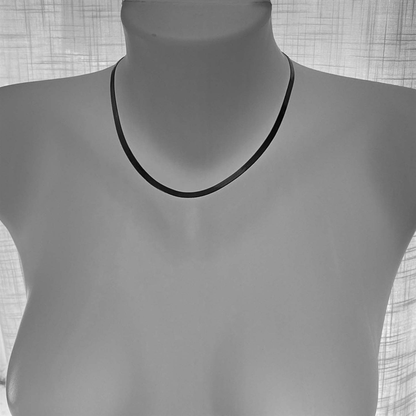 Nirah Snake Chain Necklace In Silver