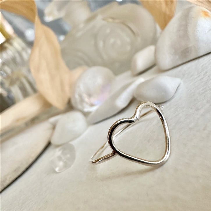 Peri Heart Outline Ring in Sterling Silver
