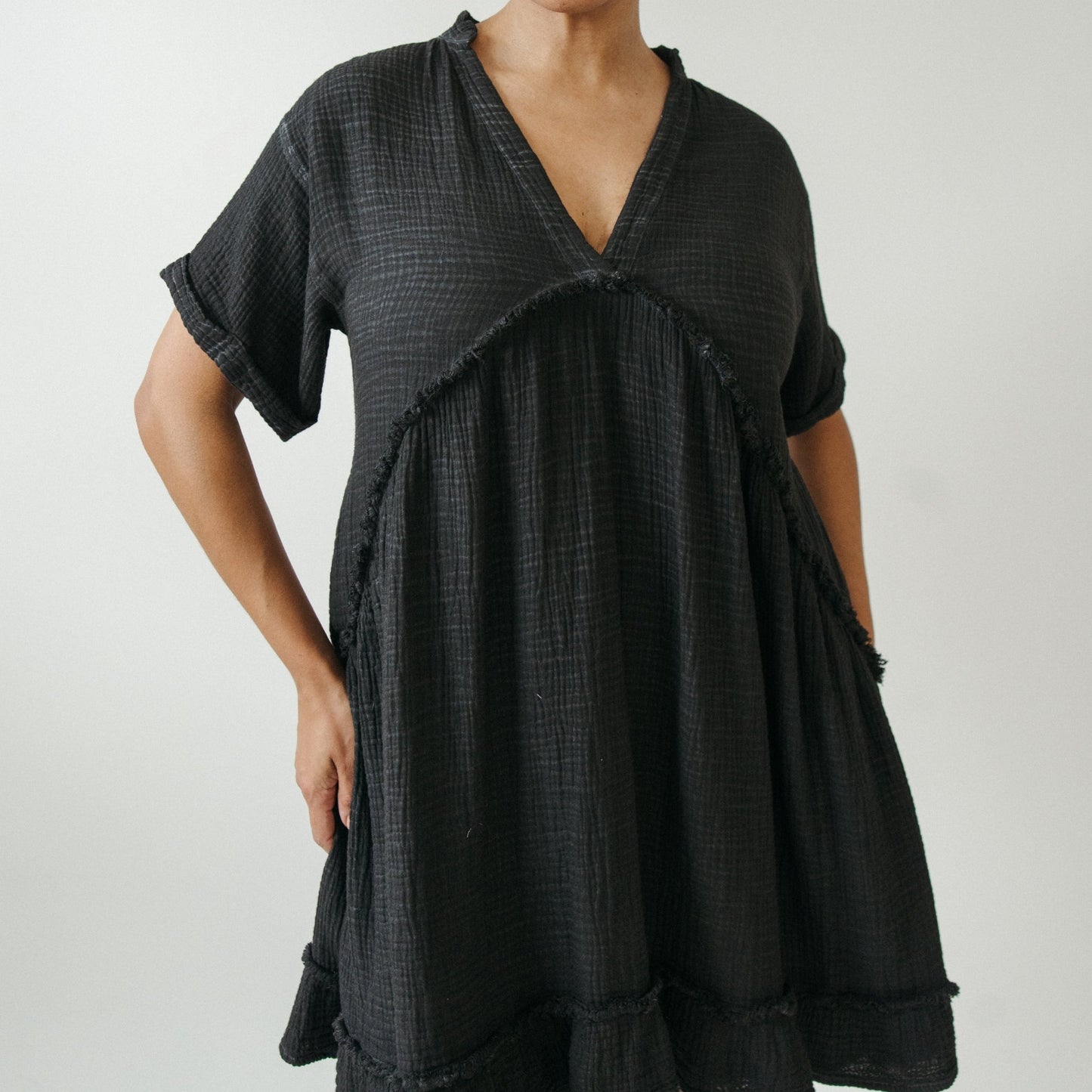 Crinkle Ruffled V Dress - Black