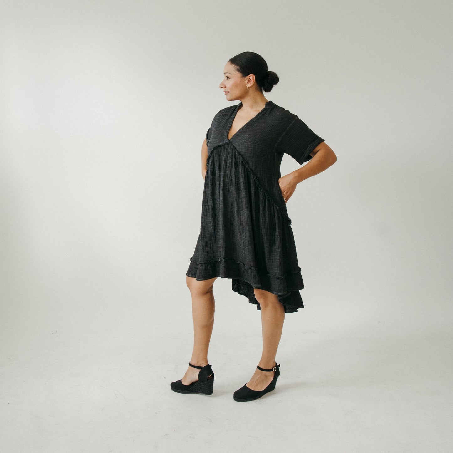 Crinkle Ruffled V Dress - Black