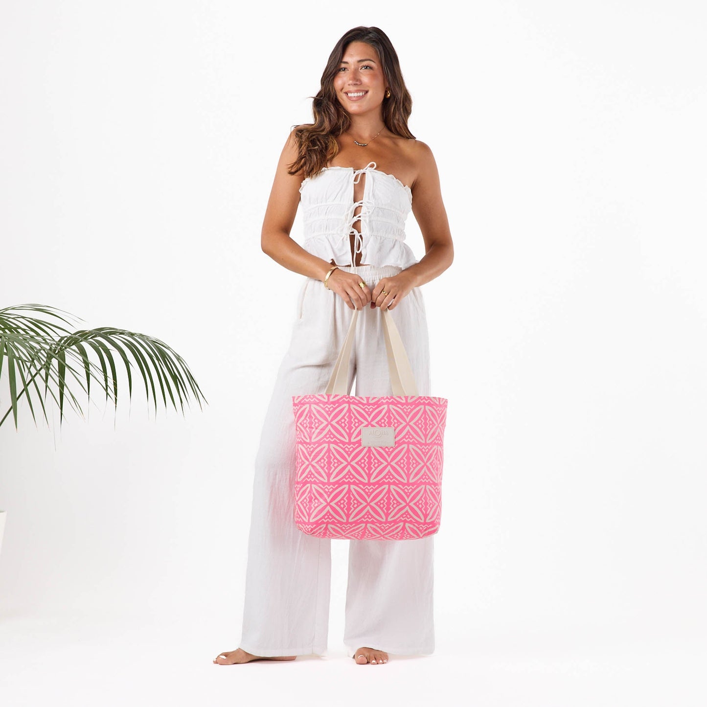 Pasifika Day Tripper - Neon Pink / Sandstone