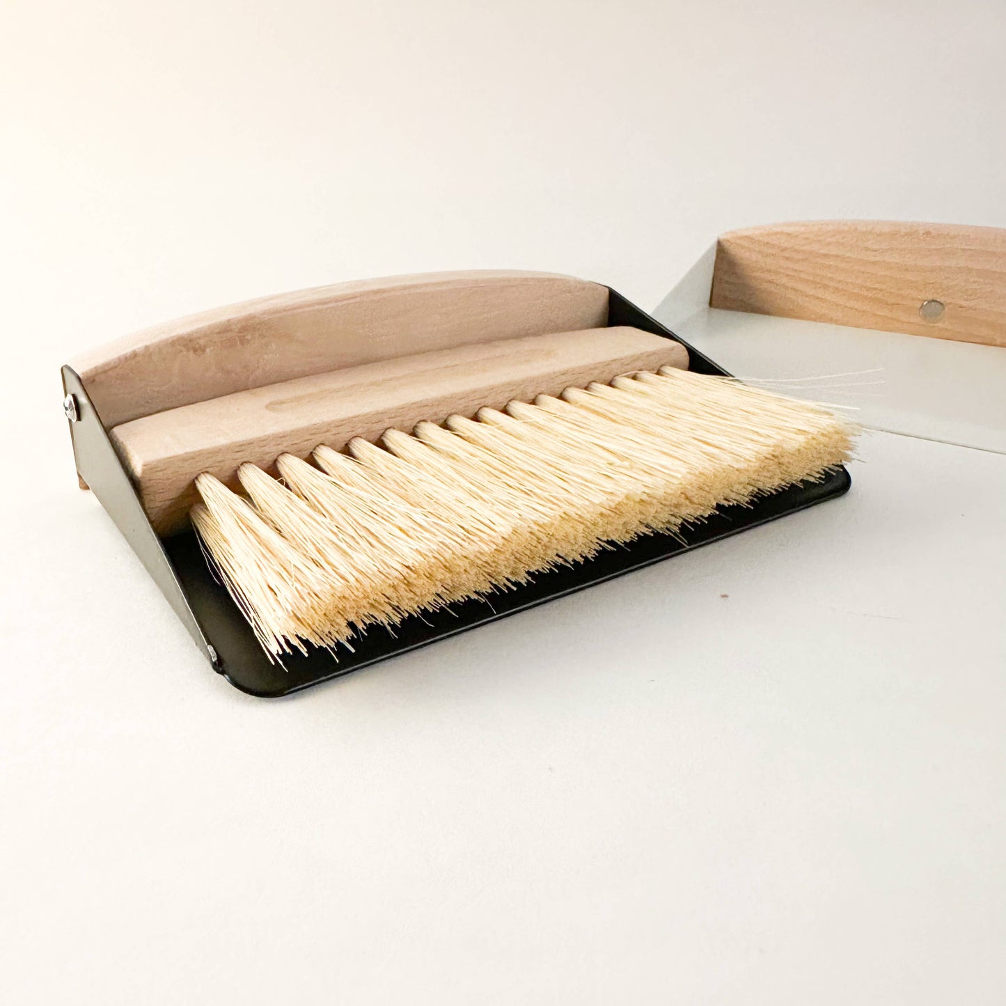 Plastic Free Natural Sisal Bristles Broom & Dust Pan