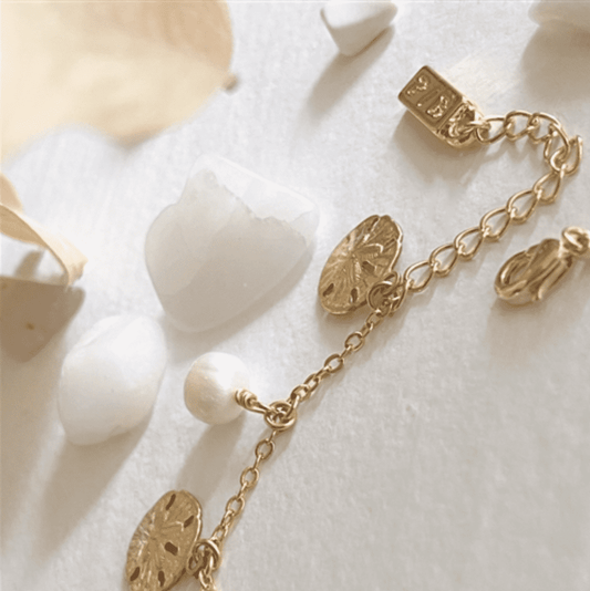 Amphitrite Pearls and Sand Dollar Dainty Charm Anklet