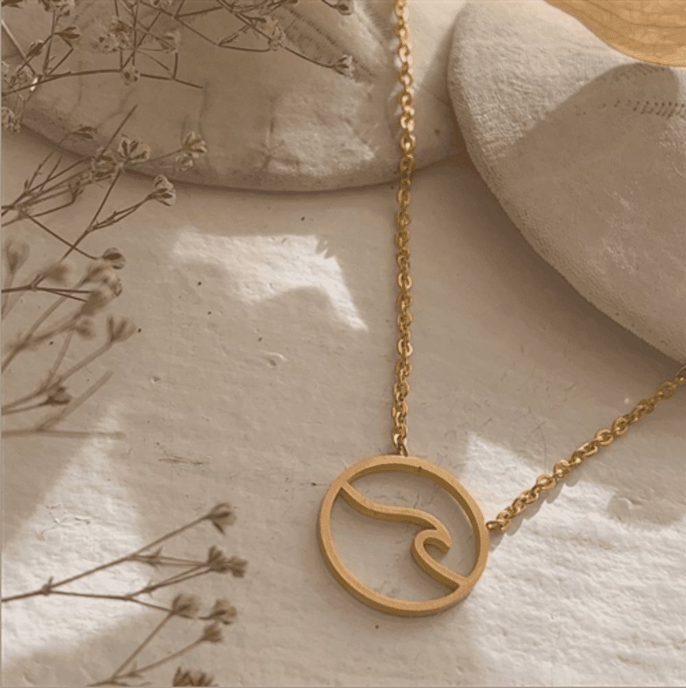 Baja Wave Pendant Necklace in Gold