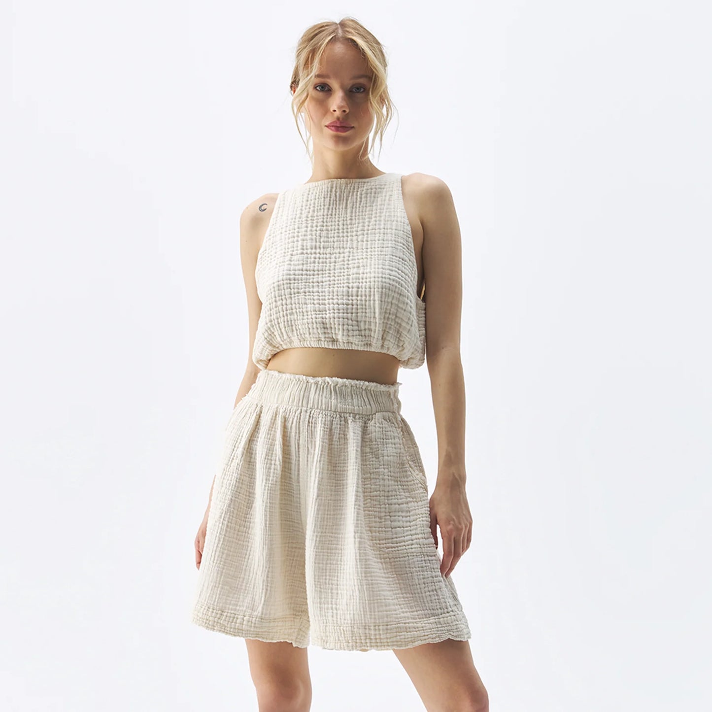 Crinkle Relaxed Shorts - One Sized - Cream