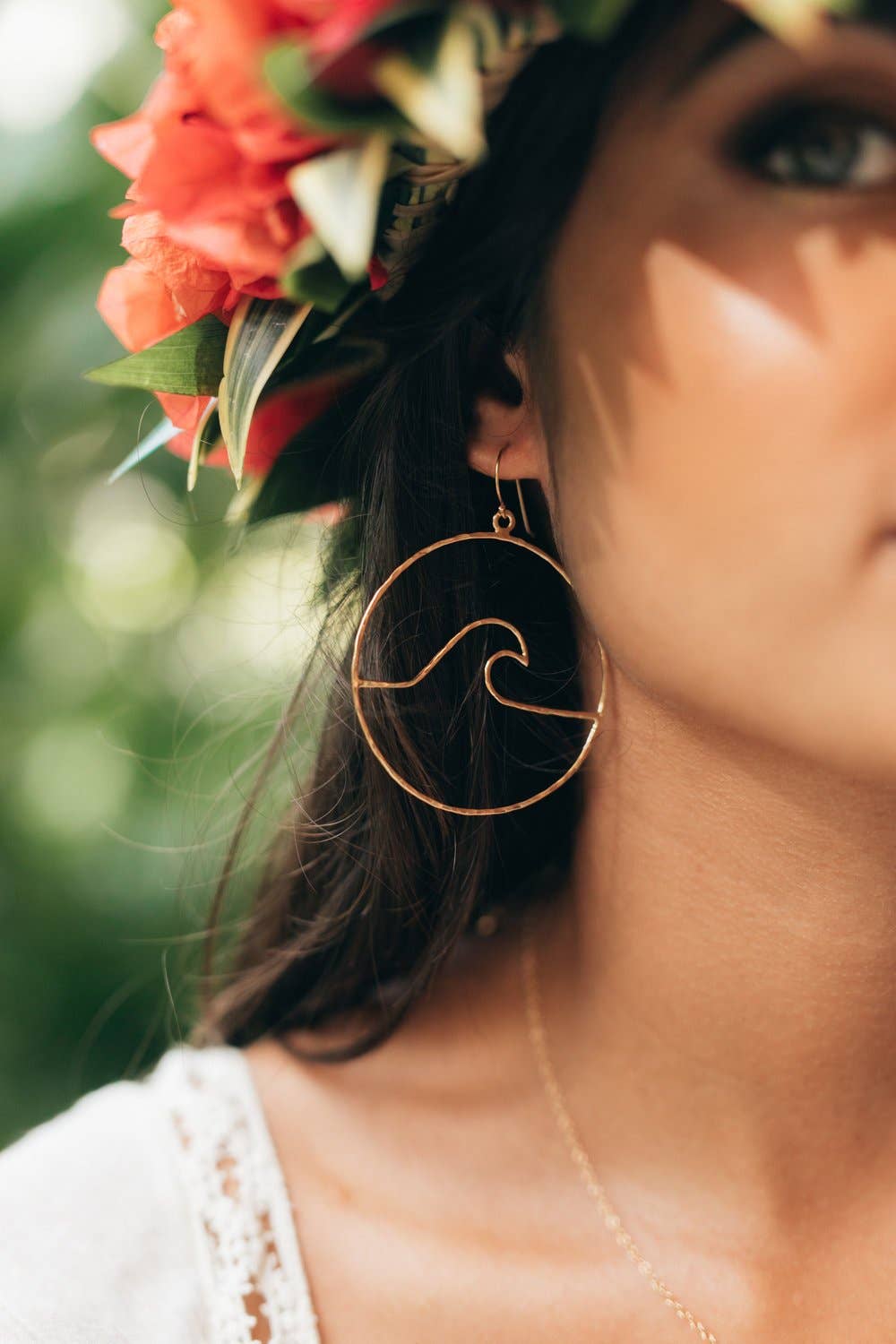 Peahi Wave Hoop Earrings in Gold