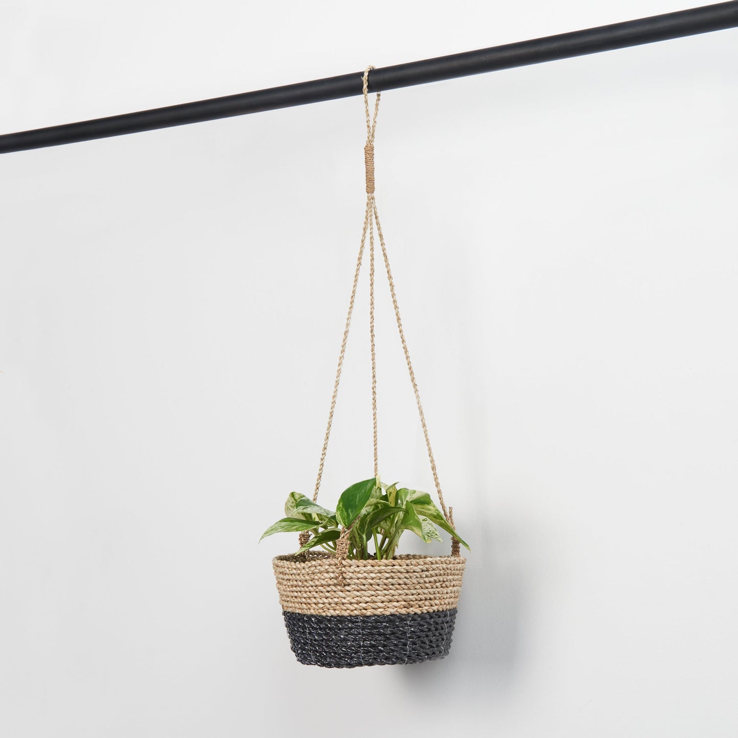 Classic Hanging Basket - Black/Natural